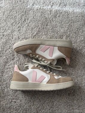 Veja Women's Sneaker in Beige, White & Pink